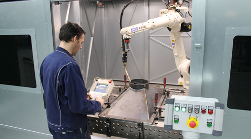 Schweißen mit dem Roboter bei Kirchberg Metallverarbeitung GmbH
